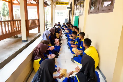 Peringatan Hari Anak Nasional di SMP Negeri 1 Cilongok Berlangsung Meriah dan Penuh Makna