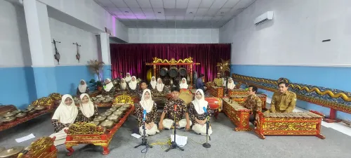 Karawitan Rasa Manunggal SMPN 1 Cilongok, Harmoni Gending Dolanan di Era Modern